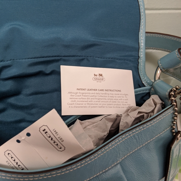 New Coach patent leather purse. Blue with buckle - Picture 5 of 16